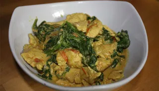 Curry de poulet aux épinards