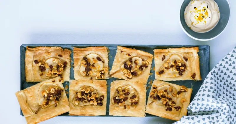 Tarte de phyllo aux poires, noisettes, raisins et oranges