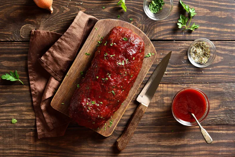 Pain de viande sauce tomates