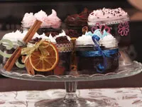 Gâteaux au chocolat noir et à la menthe en bocaux Mason