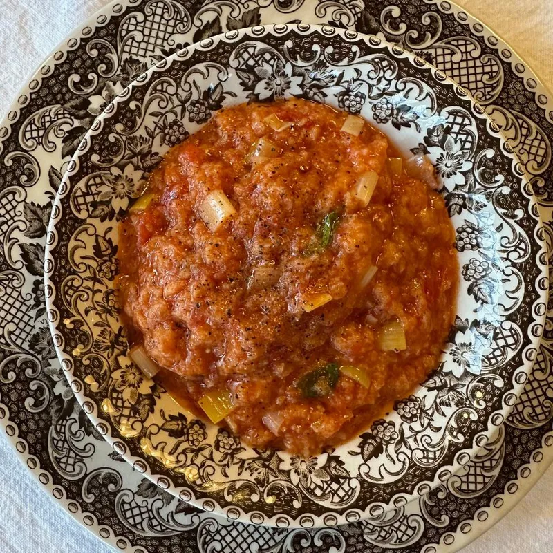 Soupe toscane épaisse aux tomates et au pain (Pappa al pomodoro)