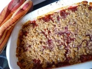 Croustade de rhubarbe et framboises