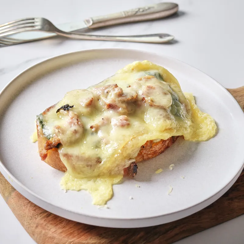 Croûtes chaudes au fromage