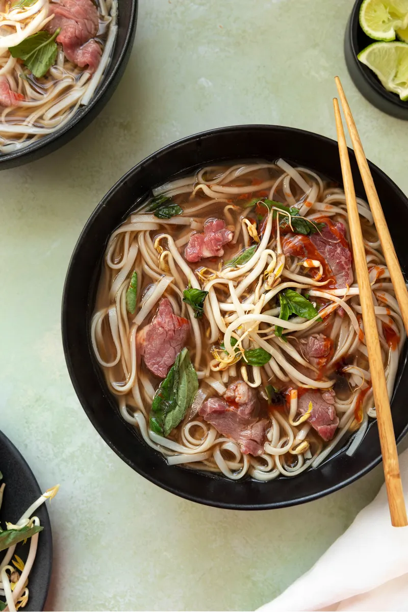 Soupe tonkinoise au boeuf saignant
