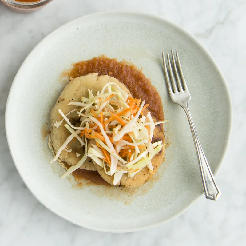 Galettes farcies aux crevettes et au fromage (pupusas)