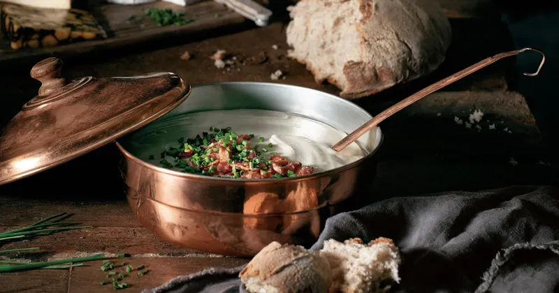 Soupe de topinambours au bacon et à la ciboulette
