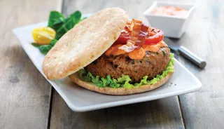 Burgers à la dinde avec mayonnaise chipotle