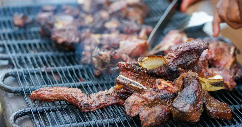 Joues de bœuf fumées et guanciale, réduction de fond de gibier