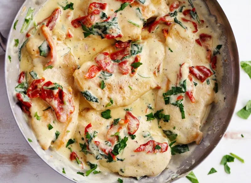 Poulet crémeux à l&rsquo;ail (style Toscane)
