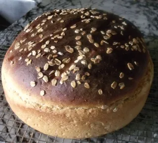 Pain à l'avoine, à la moutarde et au miel