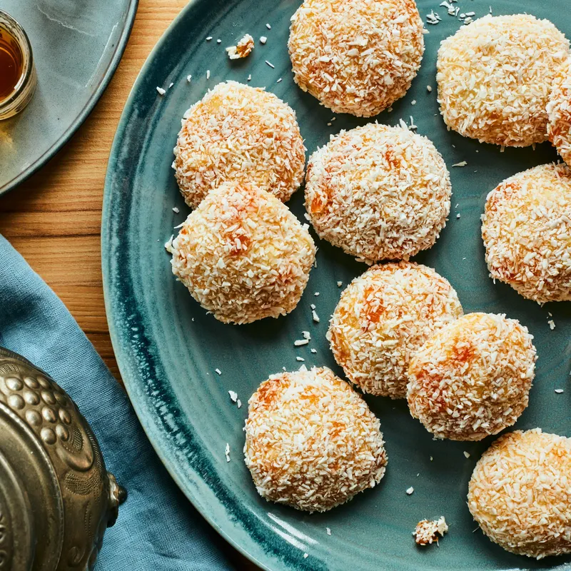 Petits gâteaux aux abricots et à la noix de coco